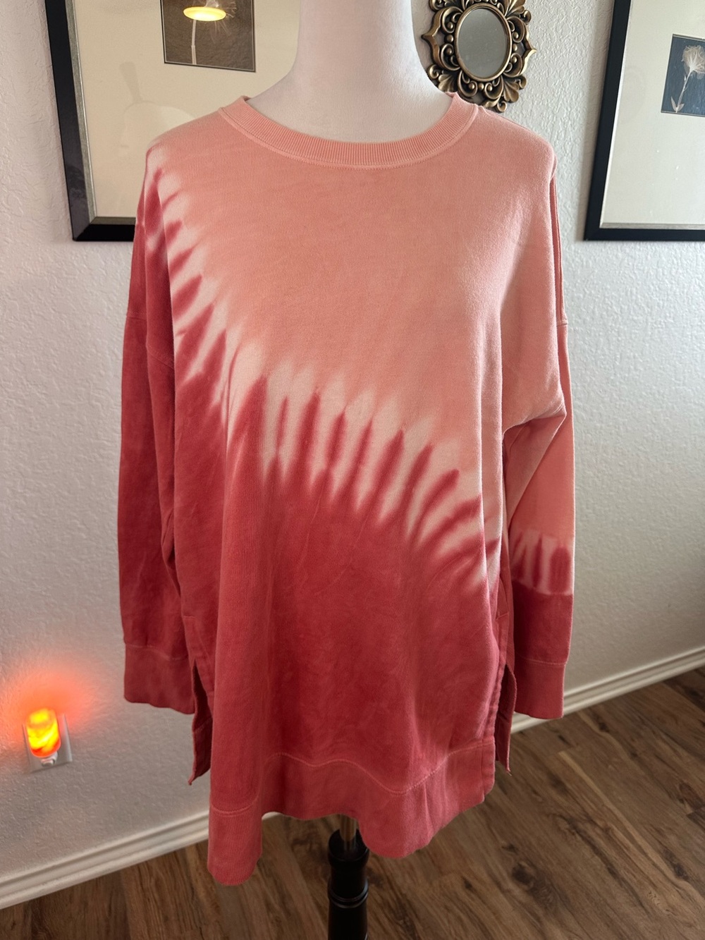 Old Navy Dusty Rose Tie Dyed Sweatshirt (oversized)